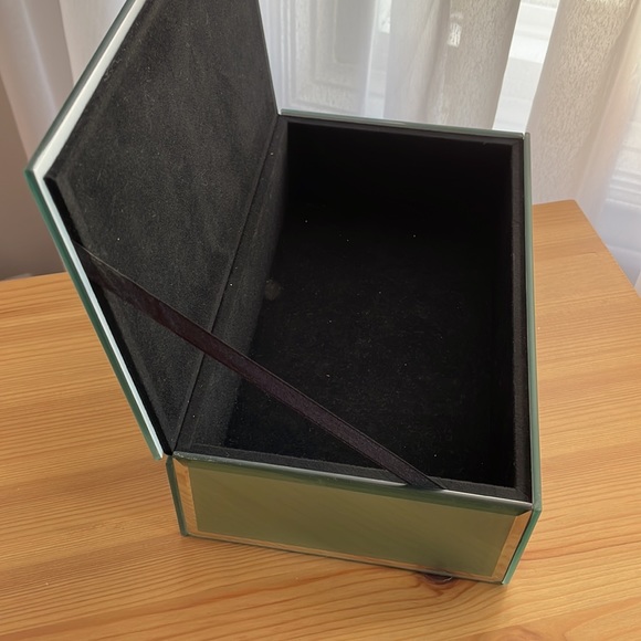 Glass mirror jewellery box - Picture 5 of 5